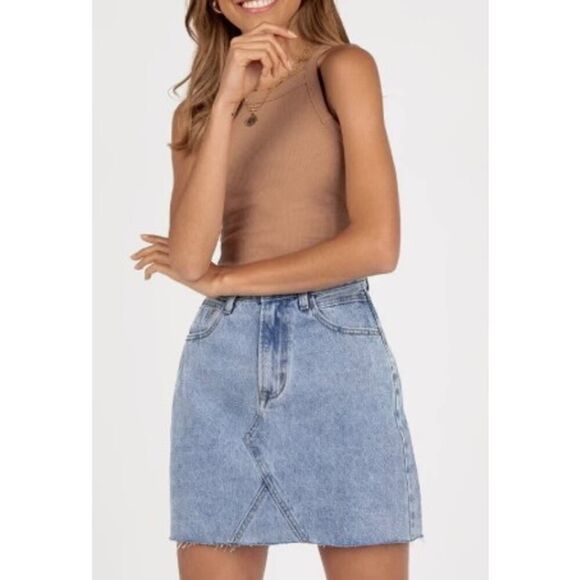 DISSH Dresses & Skirts - DISSH Hadid Denim Raw Edge Mini Skirt Sz. 6 (US 2)